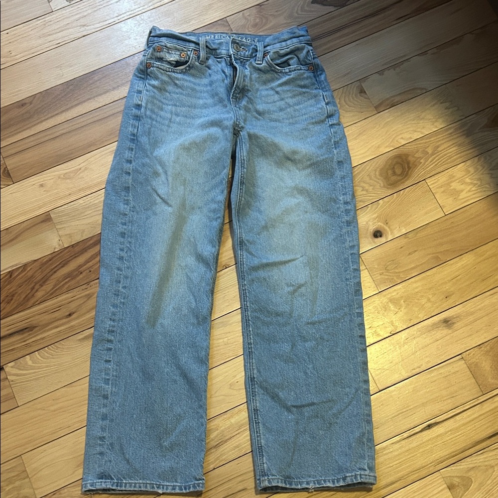 American Eagle Outfitters Light Blue Relaxed Jeans